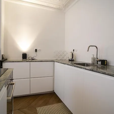 Apartment Charming Near Montmartre Paris