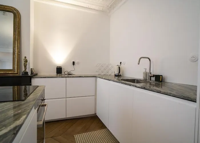 Spacious & Bright Cocoon *
